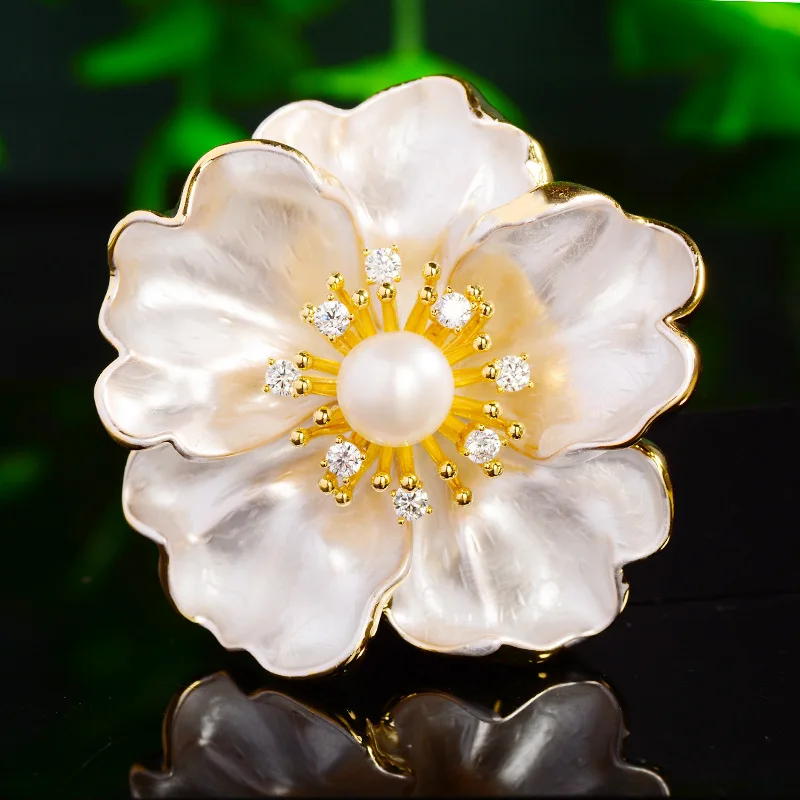 Chinese Style Lucky Auspicious Camellia Freshwater Pearl Brooch Sparkling Zircon Elegant Gold Women Clothing Pin For Daily Wear