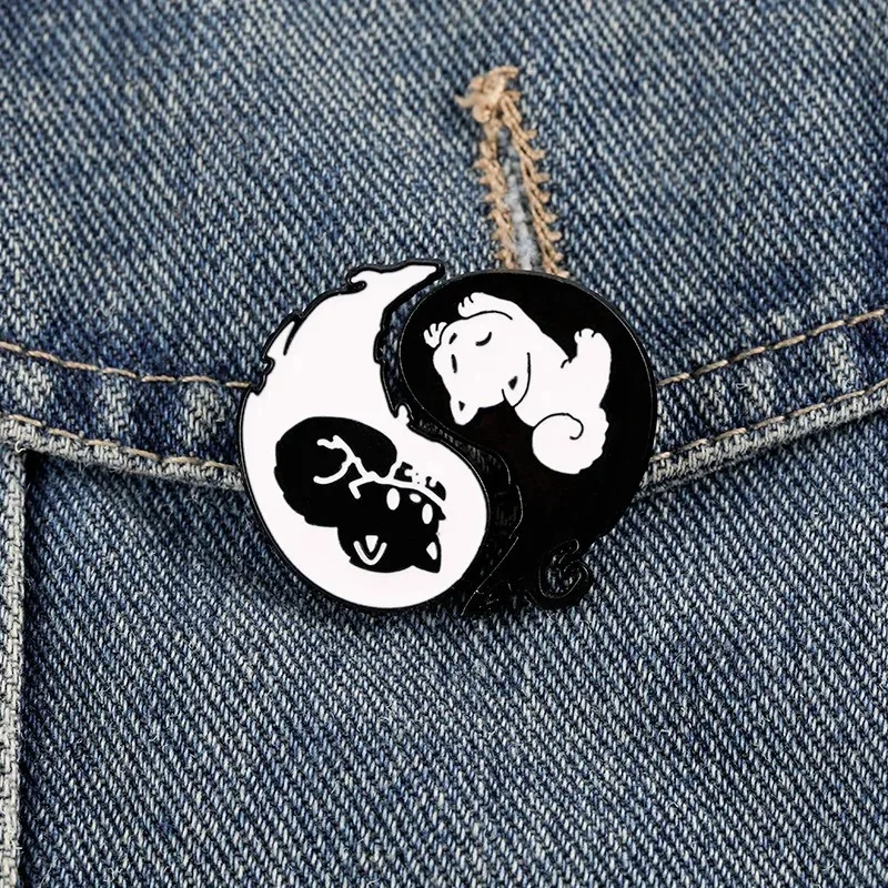 Cartoon Tai Chi Style Black and White Cat Dog Metal Pin Minimalist Cute Clothing Backpack Accessory Jewelry Wholesale Gifts