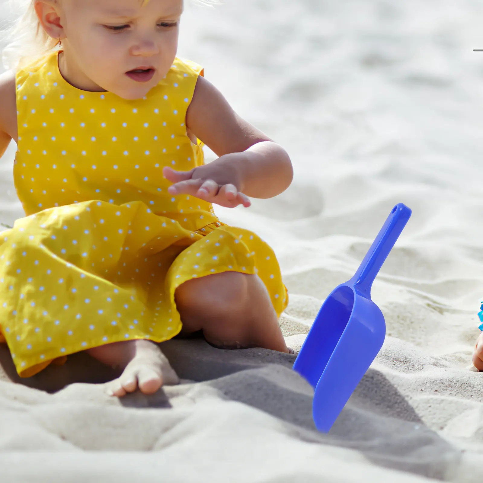4Pcs Portable Kids Sand Digging Shovels Multi Use Beach Sandbox Snow Garden Shovels Promote Hand Eye Coordination Summer Fun