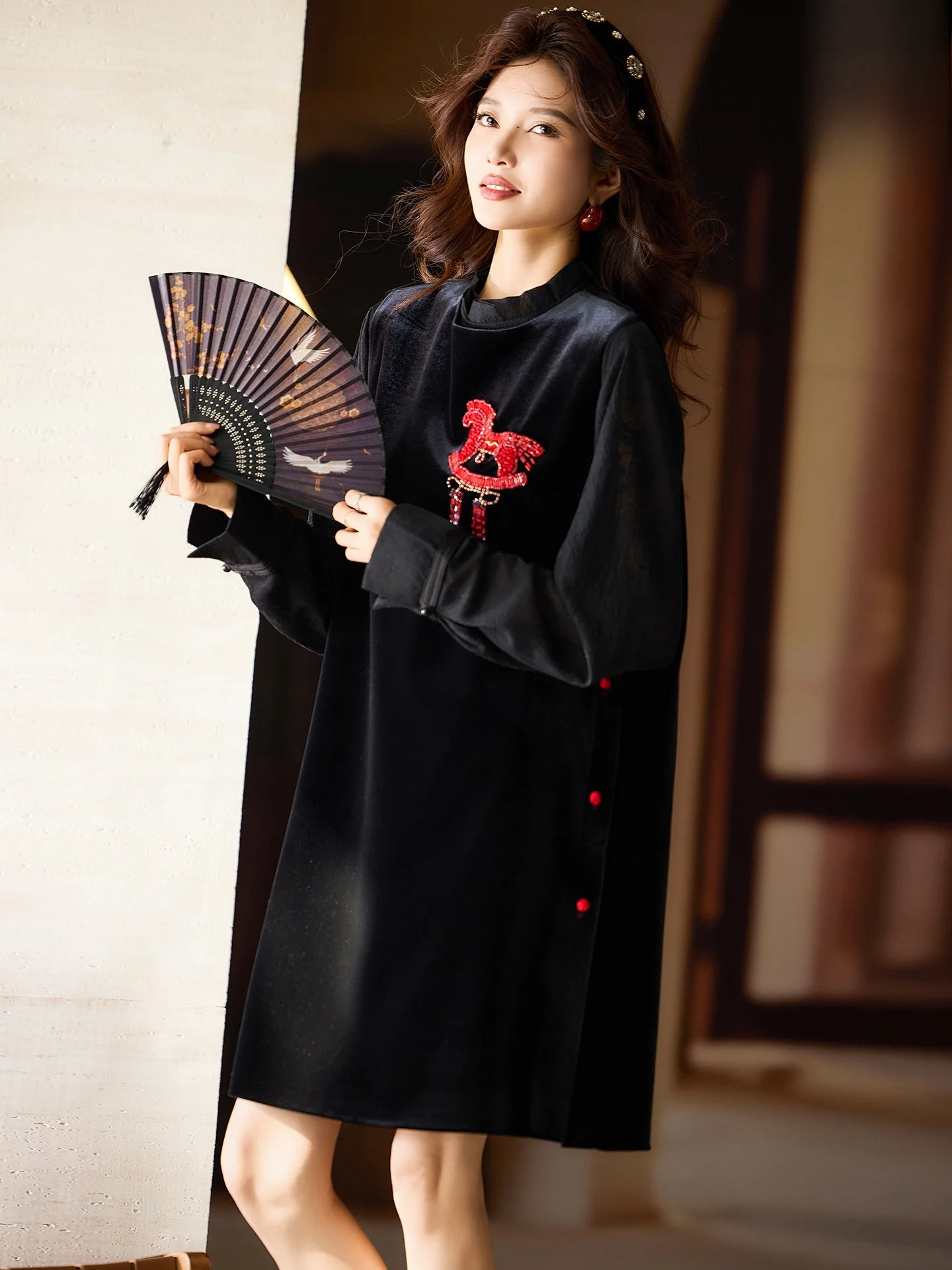 

New Vintage Velvet Vest Dress Women Large Size New Chinese Style round Neck Sleeveless Embroidered Casual Comfortable Dress