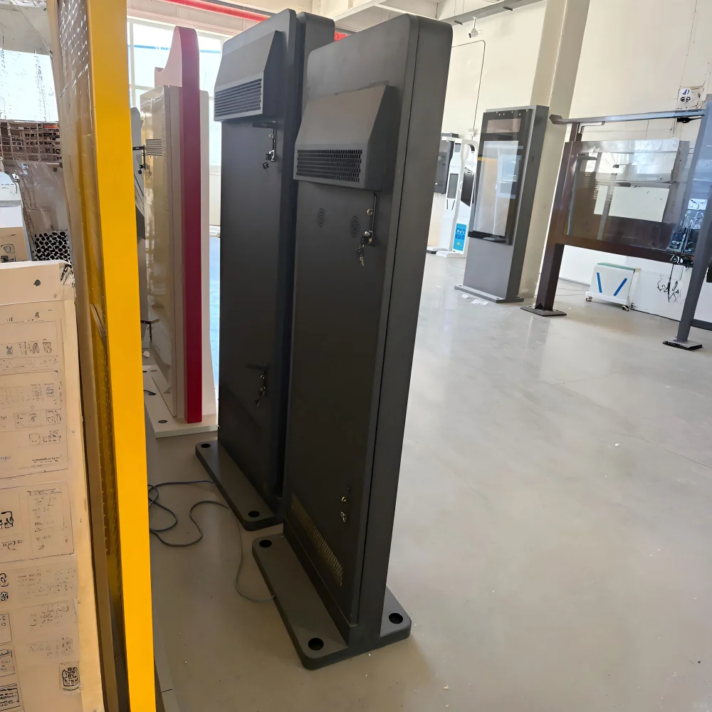 High-Quality Outdoor Advertising Machine That Prevents Fogging And Is Waterproof