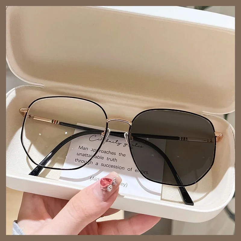 Photochrome Brille, großer Rahmen, flacher Spiegel, optische Linsen für Damen, Brillen, modische Brillen, Anti-Blaulicht