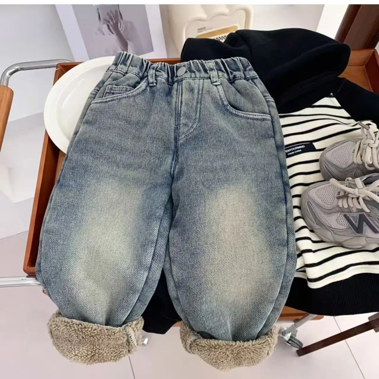 

Children's Fleece Jeans Boys' Lamb Velvet Jeans Autumn and Winter Children's Thick Velvet Pants for Warmth Trousers