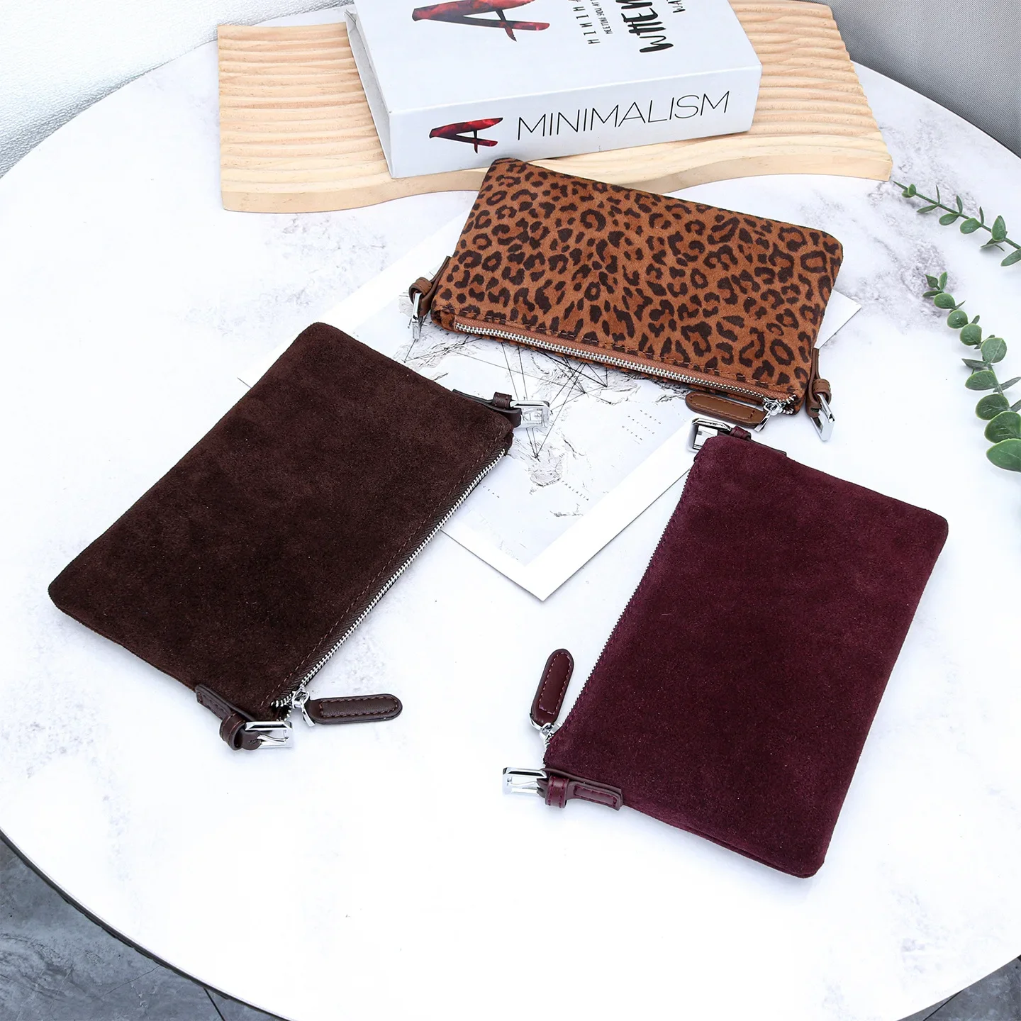 

Leopard Print Women's Crossbody Bags - Adjustable Shoulder Strap, Zipper Crossbody Purse for Daily Small Makeup Essentials