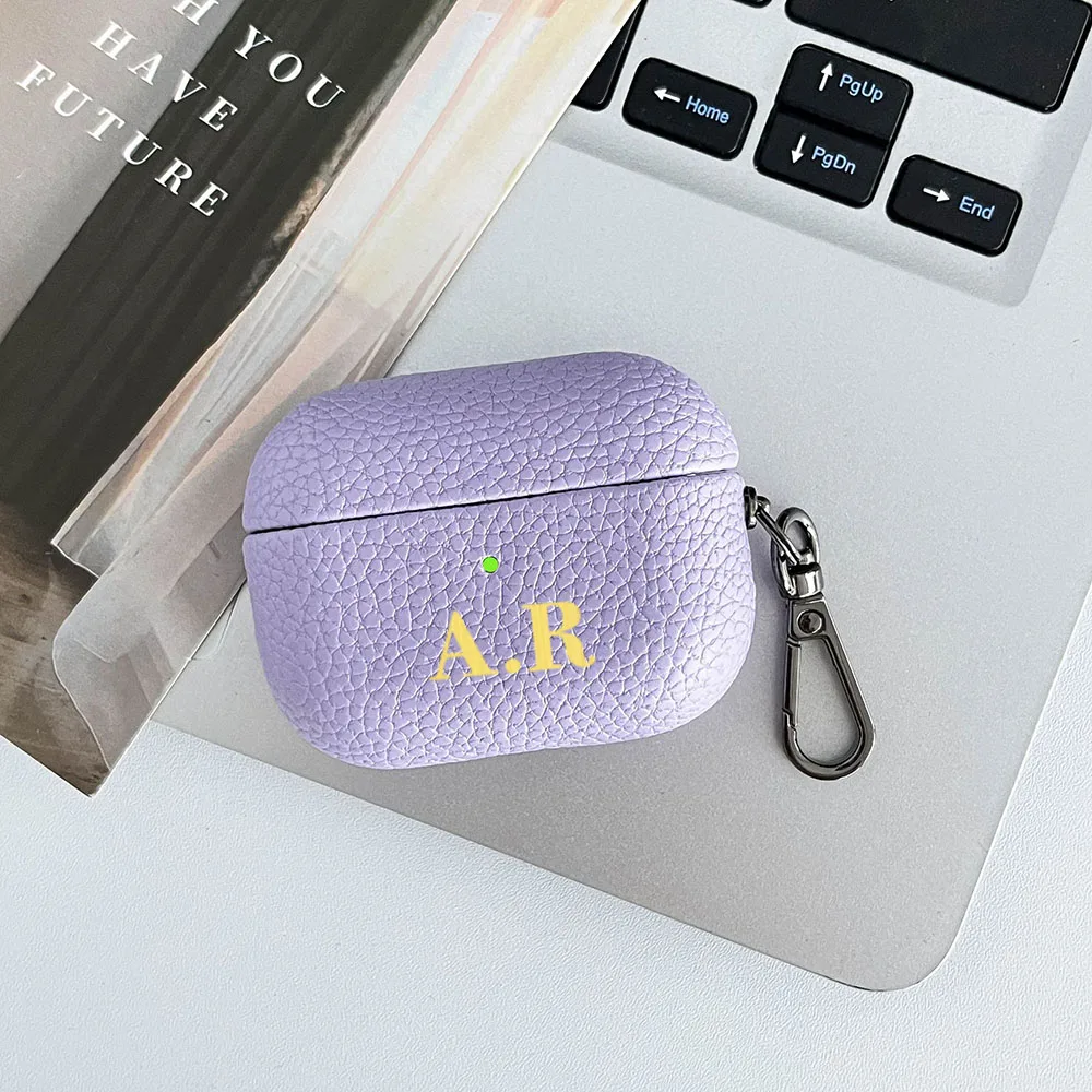 Gepersonaliseerde initialen Letters Aanpassen Oortelefoon DIY-hoesje voor Airpods 1 2 3 4 Pro 2 Luxe Lychee-huidpatroon met sleutelhanger