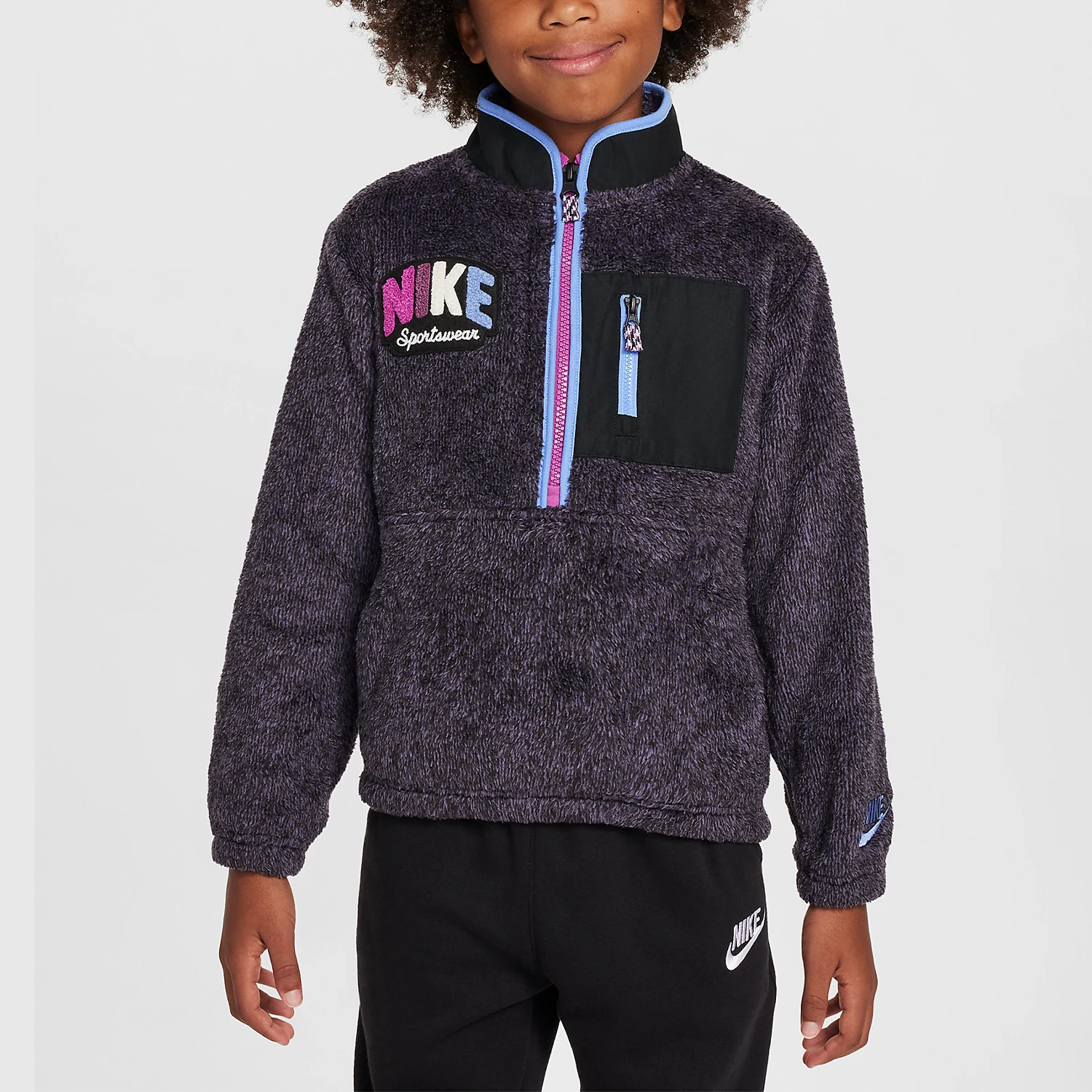 

Оригинальная детская толстовка Nike NSW POWDER с воротником-стойкой и молнией до середины груди, модель HQ7946-010