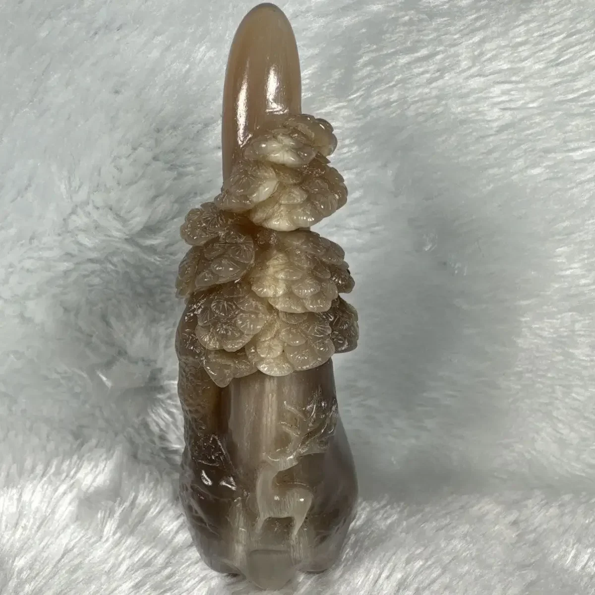 Pure natural white water buffalo horn lotus pod carving, face and eye points and meridians dredging the whole body scraping