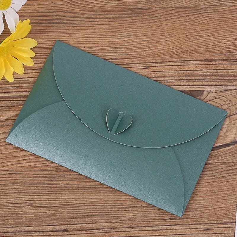 50 ชิ้น/ล็อตซองจดหมายคุณภาพสูง 250g Pearlescent กระดาษ Love BUCKLE ซองสําหรับงานแต่งงานเชิญธุรกิจเครื่องเขียน