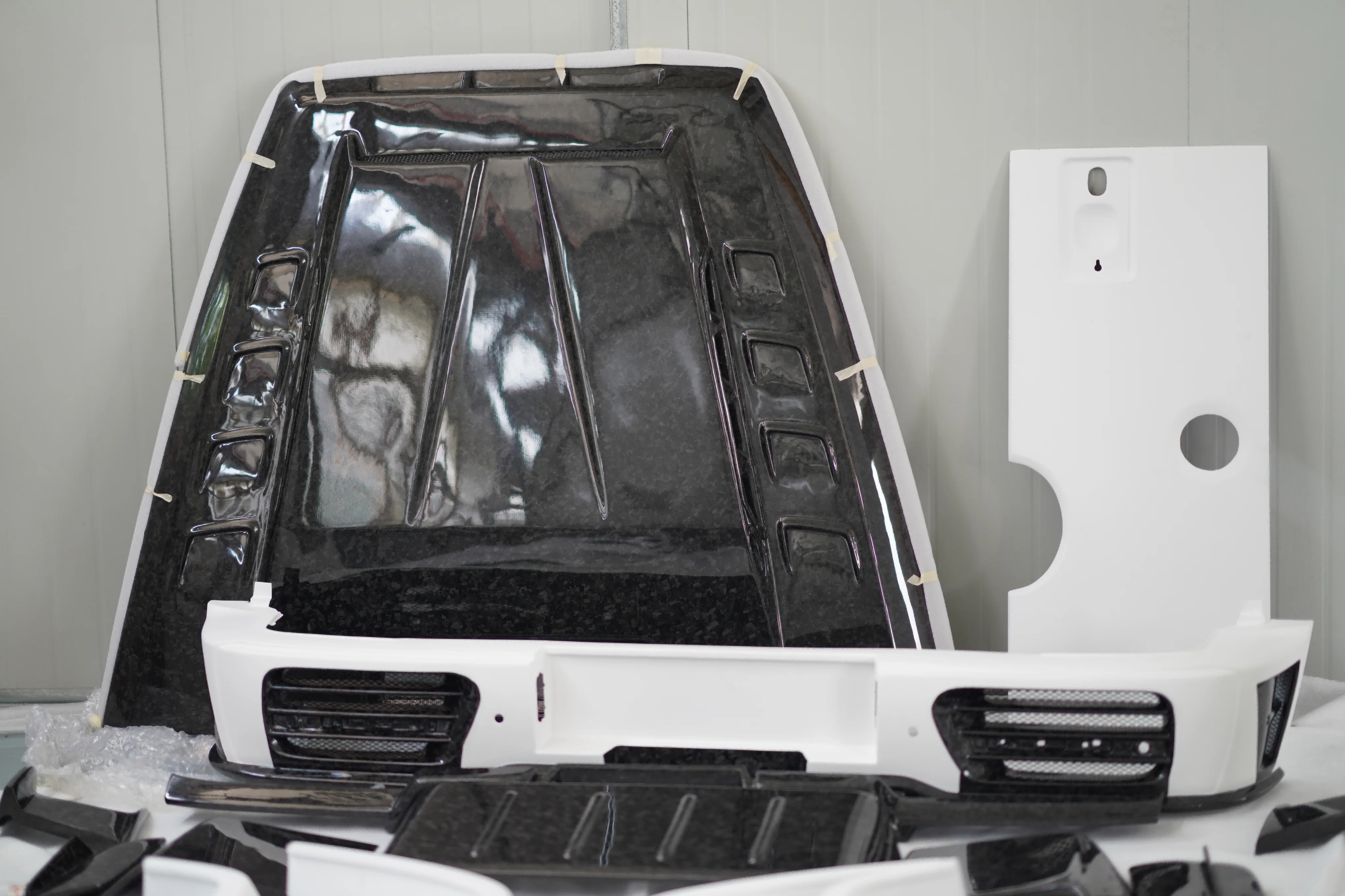 Manufacturer's New Carbon Fiber Automotive Full Body Kit Vehicle Front Bumper Accessory