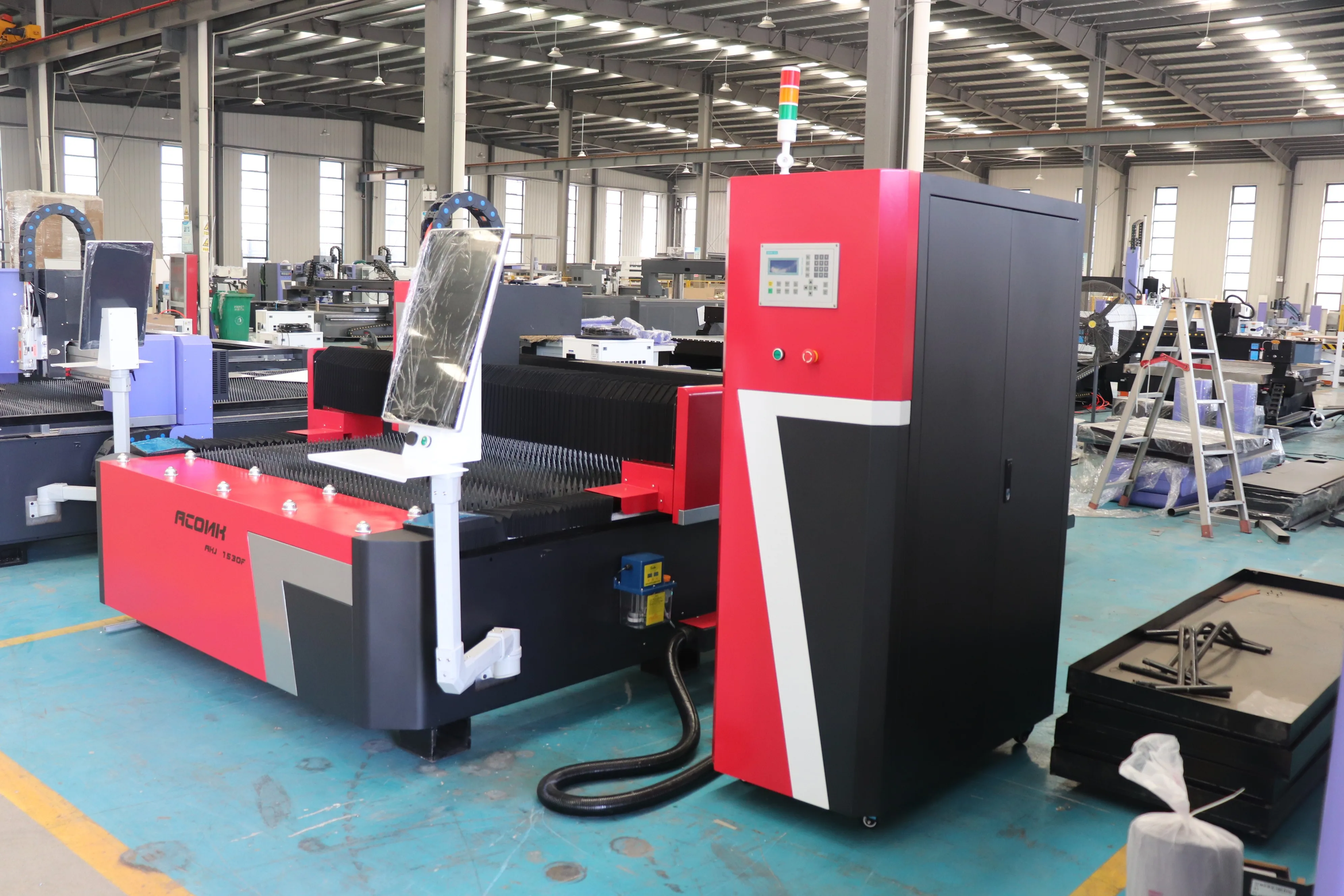 3015/4025 Vezel Laser Staal Snijmachine Plaatwerk 1500W 3kw 6kw Laser Snijder Met Beste Snelheid Precisie En Garantie