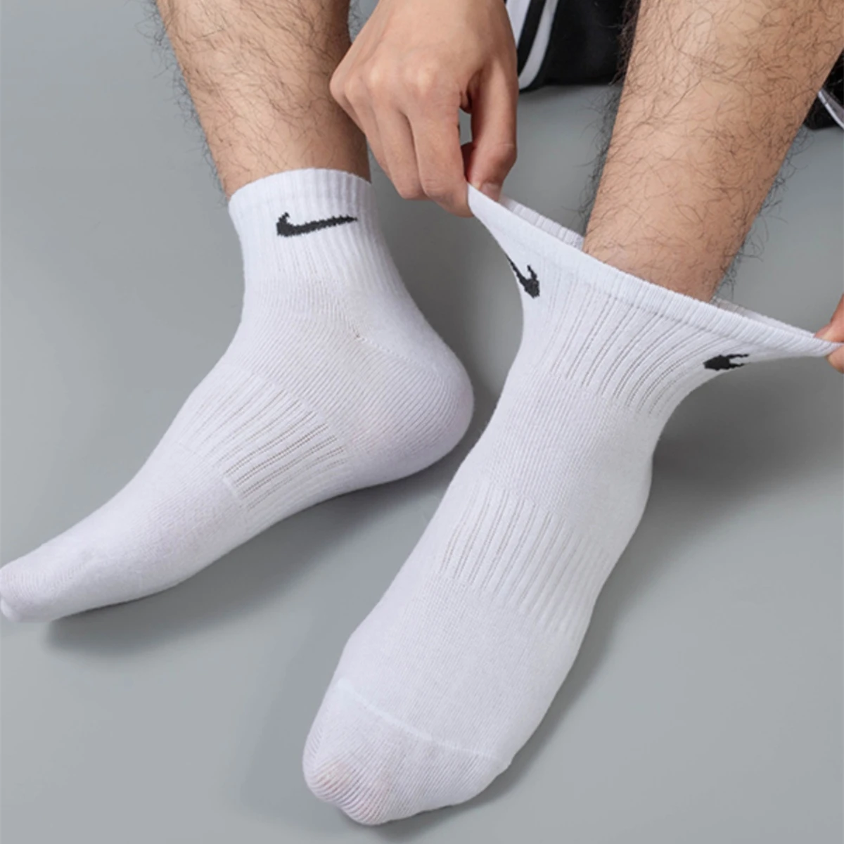 Nike-Chaussettes de sport légères pour hommes et femmes, 6 paires, courtes, blanches, noires, avec traîne moyenne, tailles S, M, L, originales