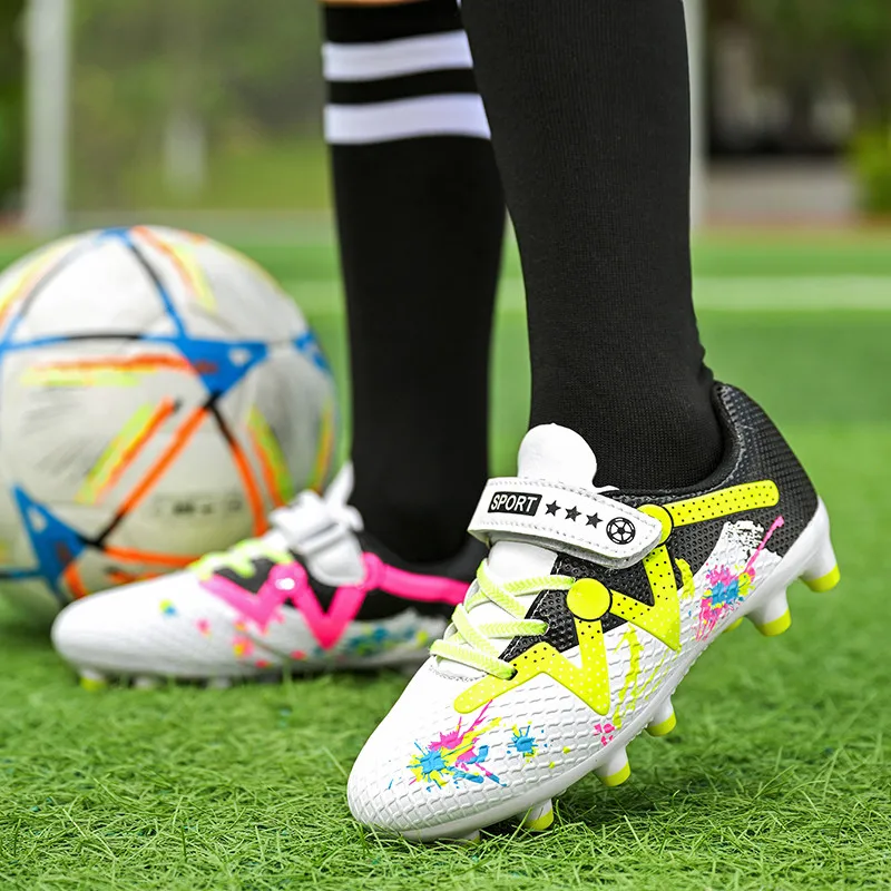 Hot Sale Fashion Children's Soccer Shoes Size 28-38 Breathable Football Cleats Teenager Lightweight Futsal Training Shoes Kids