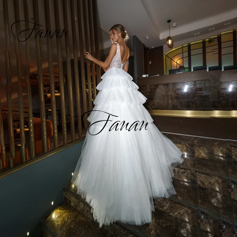 New Deep V-Neck Glittery Wedding Dress Backless A-Line Sequined Tiered Sleeveless Spaghetti Straps Bridal Gown Свадебное платье