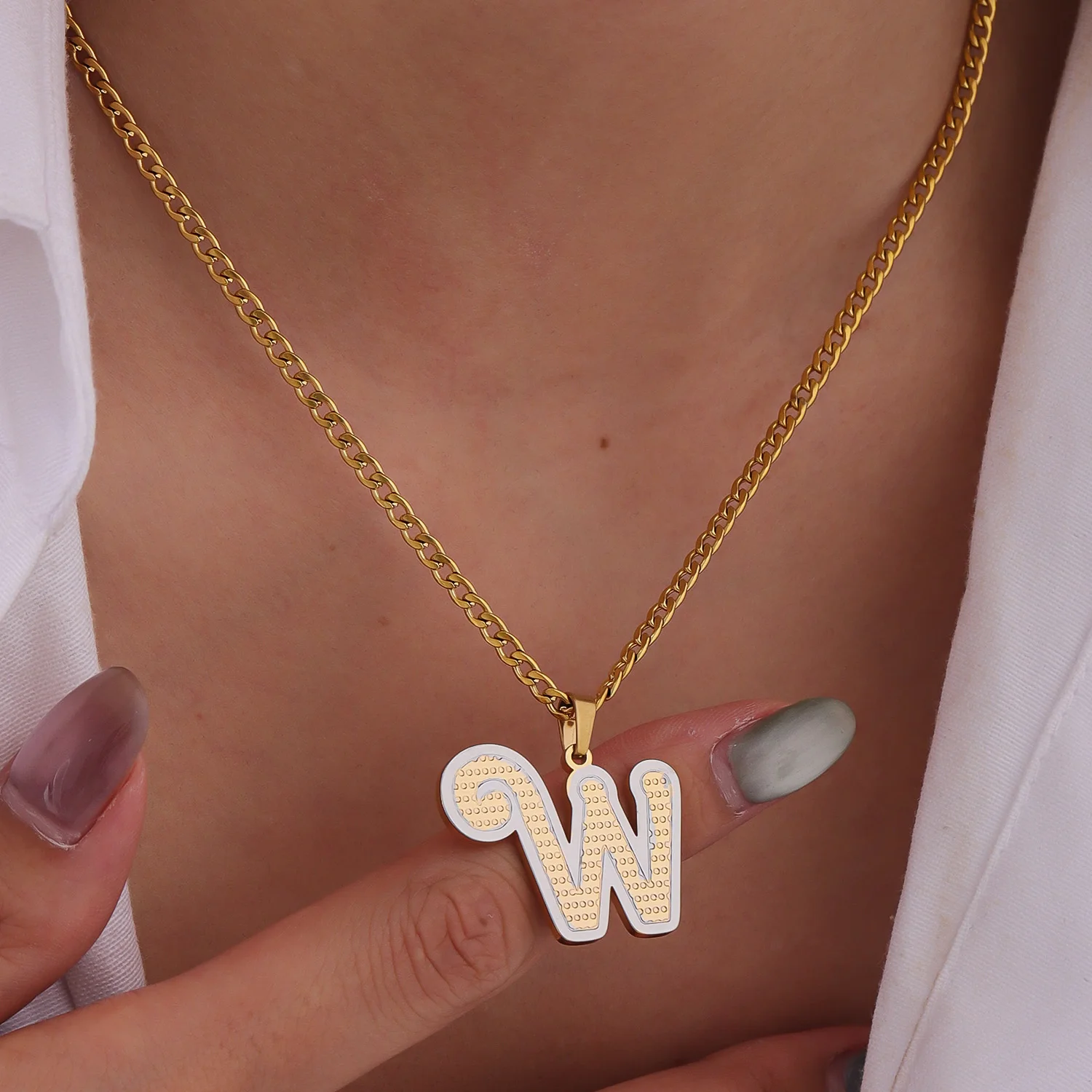 Personalizzazione Collana iniziale a due colori Placcata in oro 18 carati Lettera iniziale personalizzata Fascino Gioielli di lusso Regalo di Natale per bambino