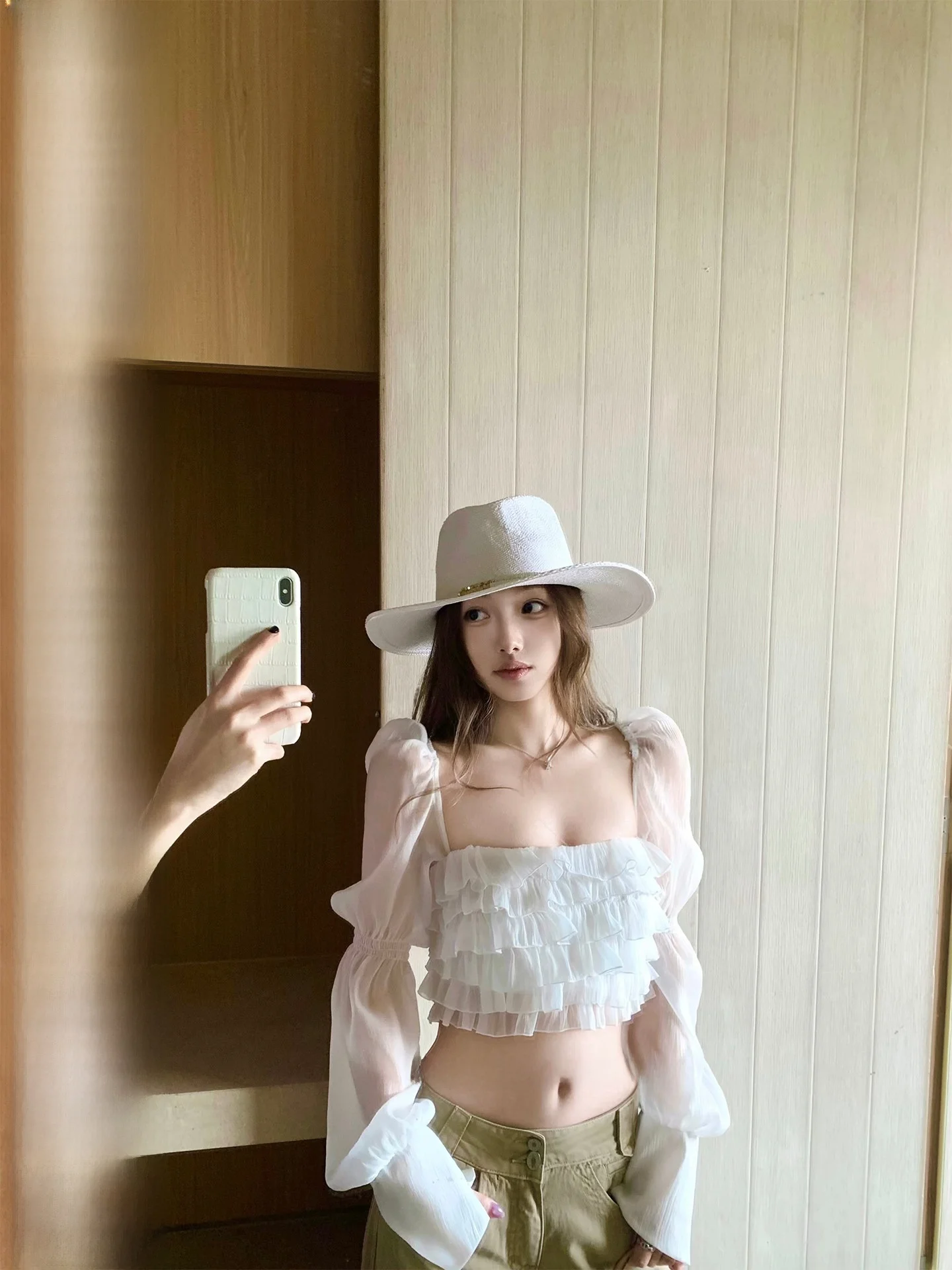 

Chestnut Design Women's Shirt Pleated Chiffon Bubble Sleeve Top Spring Casual Loose Fit Skin-friendly Breathable Short
