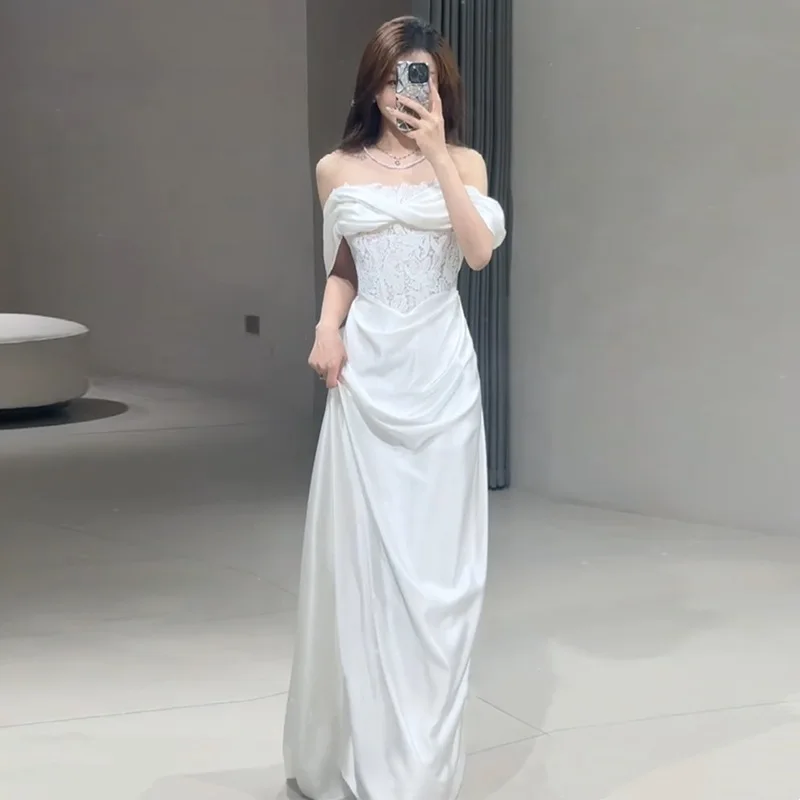Schulterfreies, leichtes Hochzeitskleid aus Satin für die Braut, High-End-Nische, französisches, schlichtes Outdoor-Kleid mit Spitze im Waldstil, Meerjungfrauenkleid
