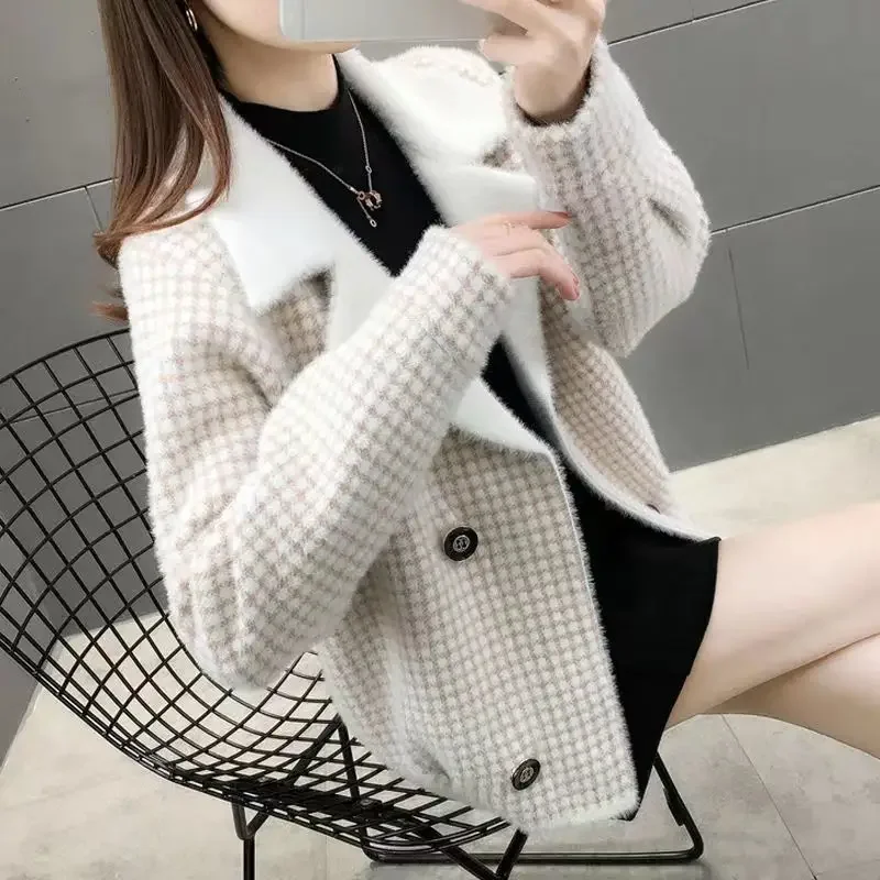 Winter Coat for Women 2024 Outerwear Fashion Plaid Tweed Jacket Woman Short Padded Very Warm Cold Heavy Clothing Cropped Clothes