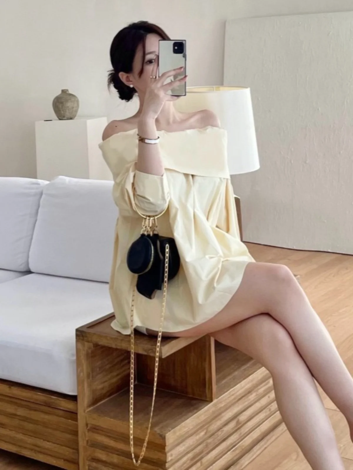 

Стильная женская свободная блузка на одно плечо с расклешенной кружевной отделкой, модная, стройнящая, с длинным рукавом, для повседневной носки, из хлопка