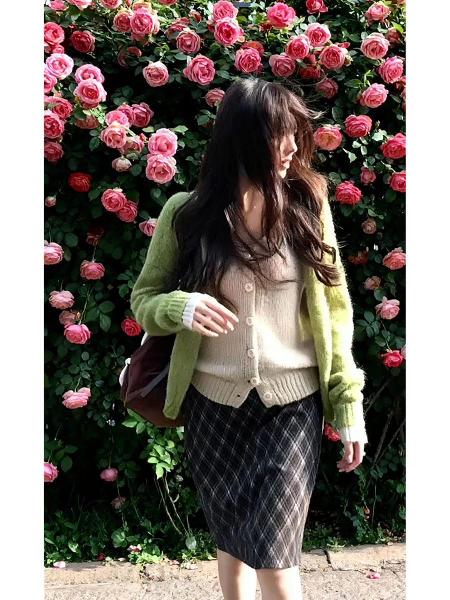 Women Plaid Midi Skirt Classic Argyle Pattern A-Line Skirt | High-Waist Casual Skirt for Daily Retro Style Vintage Preppy-style