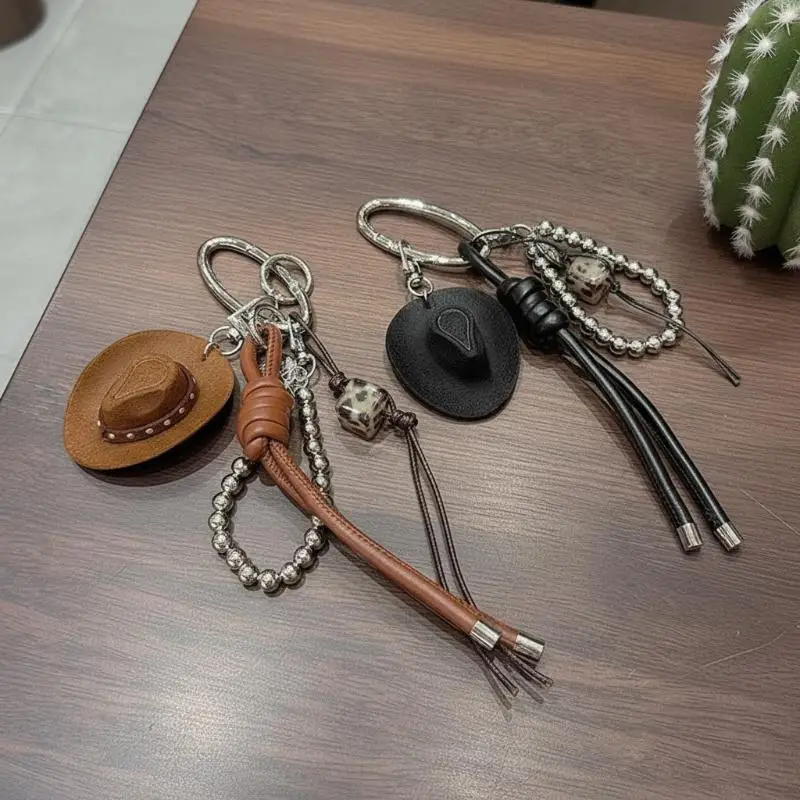 Glücksbringer Cowboyhut Schlüsselanhänger, handgeflochtenes Seil, Kunstleder-Anhänger, Western-Glücksbringer-Deko für Autoschlüssel, Geldbörse, Rucksack-Zubehör – Detail 3