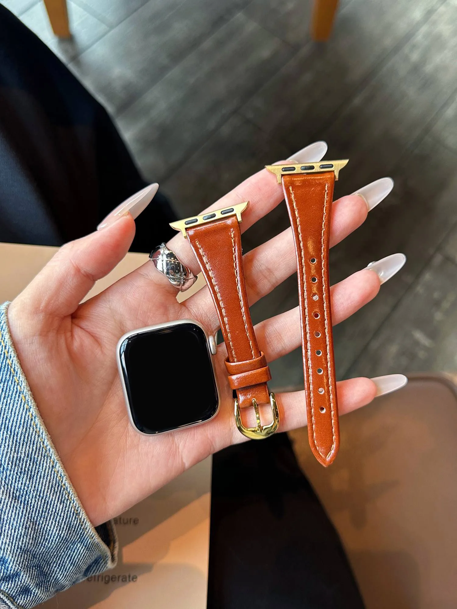 Advanced minimalist oil leather loop band For Apple Watch women 44mm 40 45 41 49 42 38 Series 11 10 9 8 SE 7 6 5 4 3 Strap