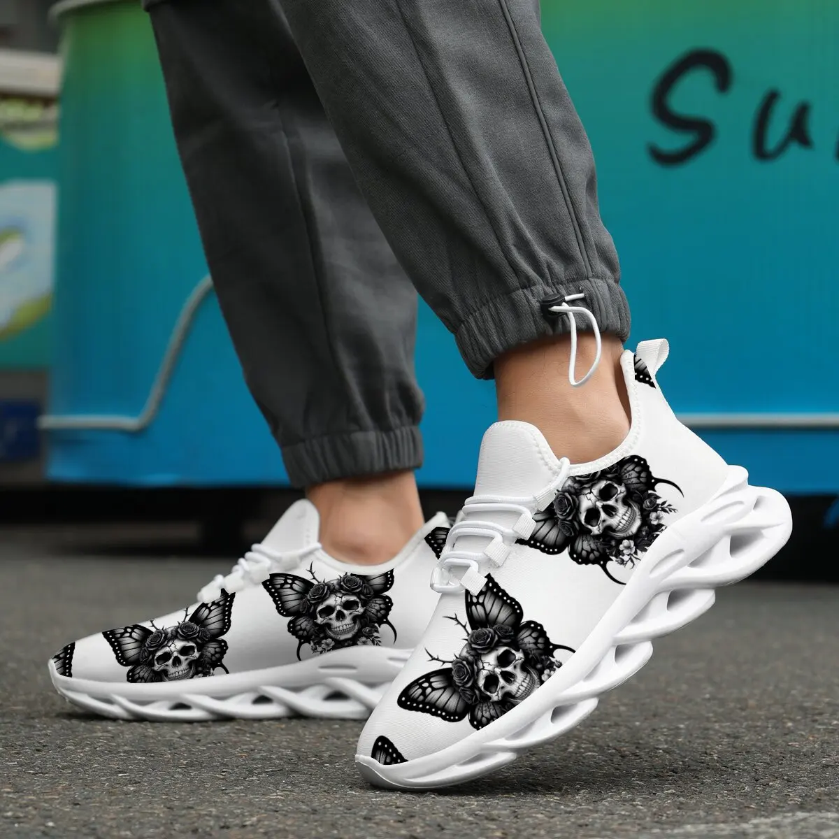 

KPOP персонаж мультфильма дизайн команды охотника ведьмы с нишевым принтом повседневные летающие тканые плоские повседневные кроссовки на шнуровке на плоской подошве