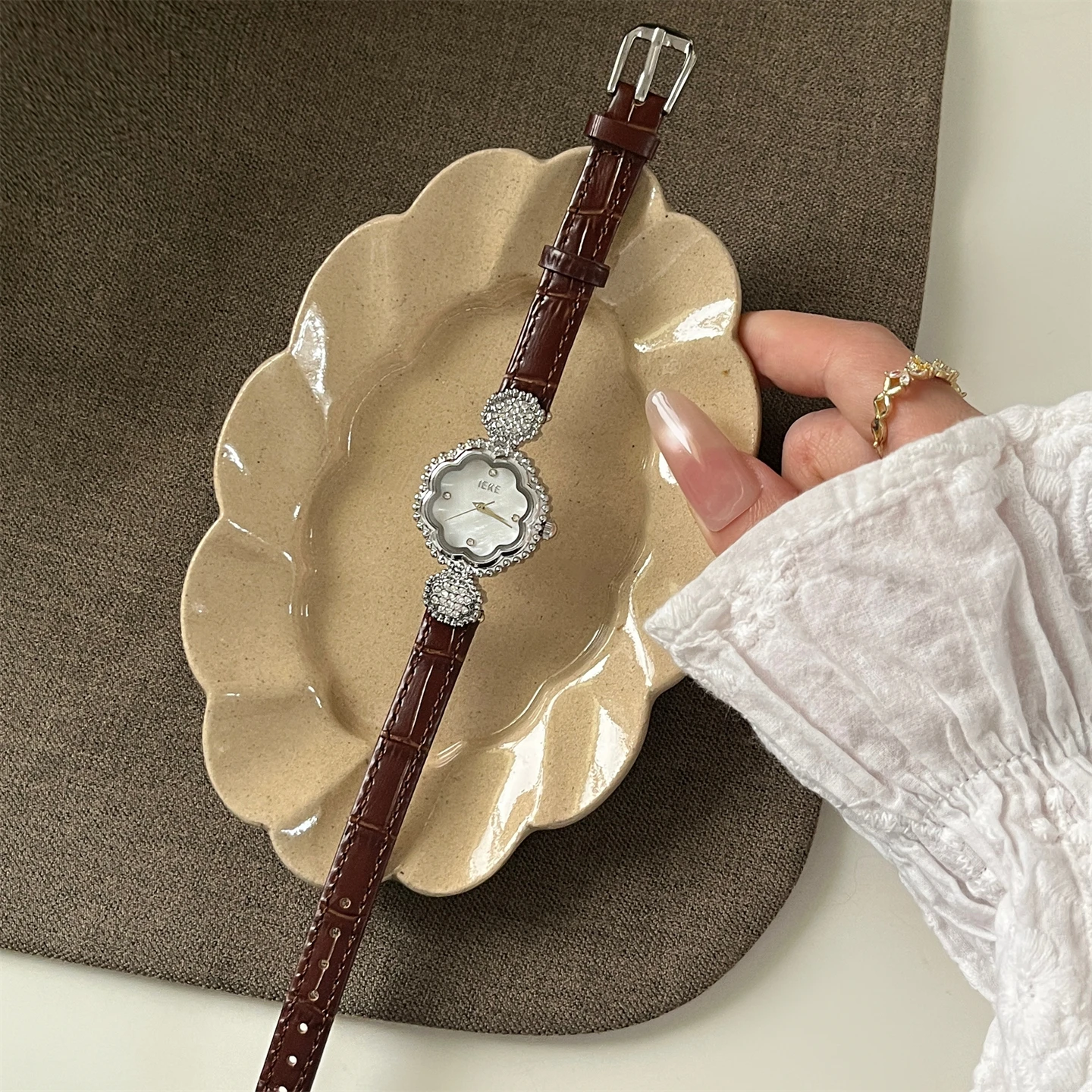 Elegant Women'S Wristwatch, Leather Strap Watch For Women, Vintage Design, Versatile Korean-Style Women'S Leather Strap Watch.