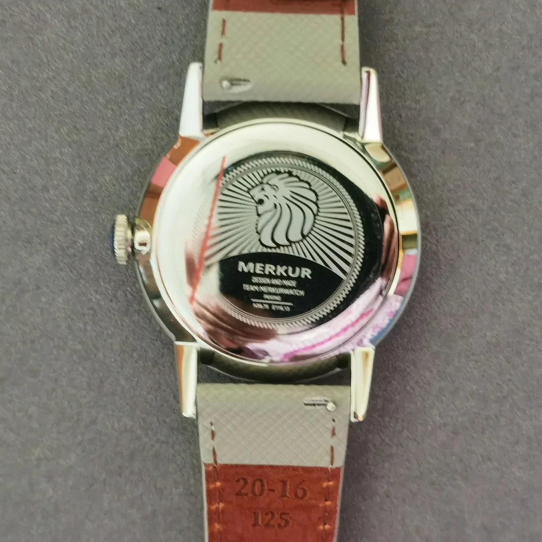 MERKUR ساعة طيار للرجال 38 ملم ساعة يد ميكانيكية ملفوفة يدوية 50 متر مقاومة للماء KM زجاج سمك السلمون