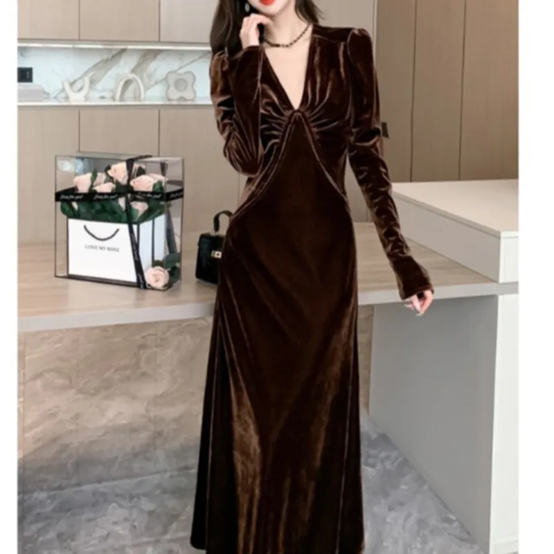 

Vintage neckline drop velvet new elegant style dress