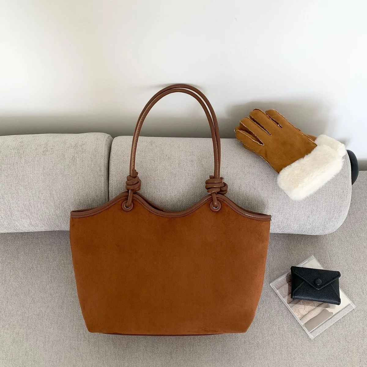 

Матовые кожаные женские сумки большой вместимости, новые зимние дорожные женские сумки на плечо с цепочкой, модные большие сумки-тоут для поездок на работу, bolsas