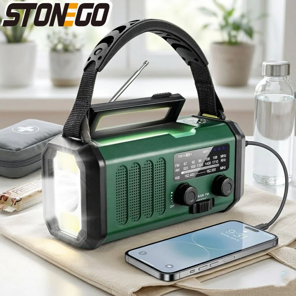 

Радиоприемник AM/FM с солнечной батареей и ручным приводом, 10000 мАч, USB-C зарядка, фонарик, SOS-сигнал, компас, устройство для выживания на природе