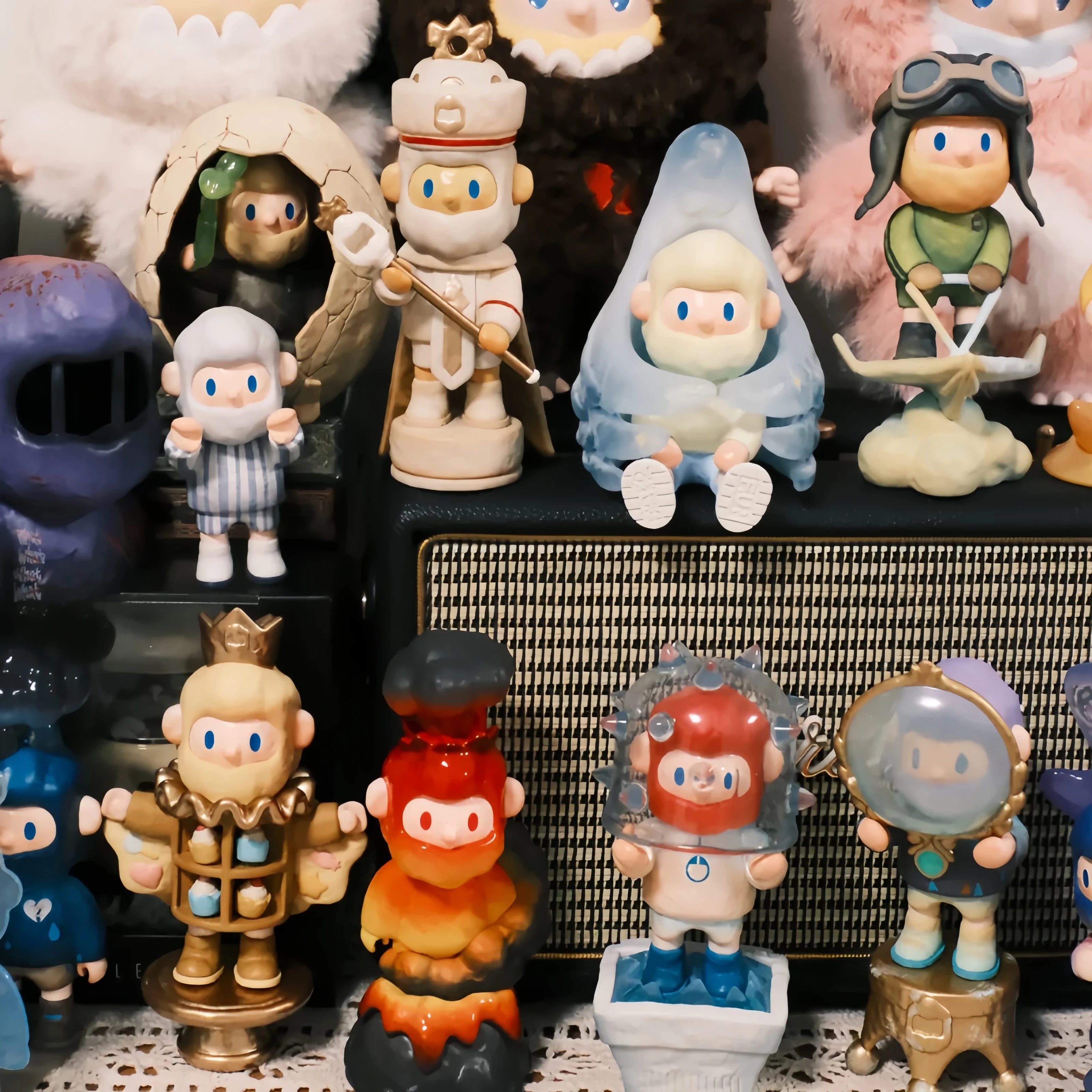 

Genuine BOB 11th New Release Emotions Could Respond Series Blind Box Vinyl Trendy Toy Car & Desktop Decoration Mystery Box Gift