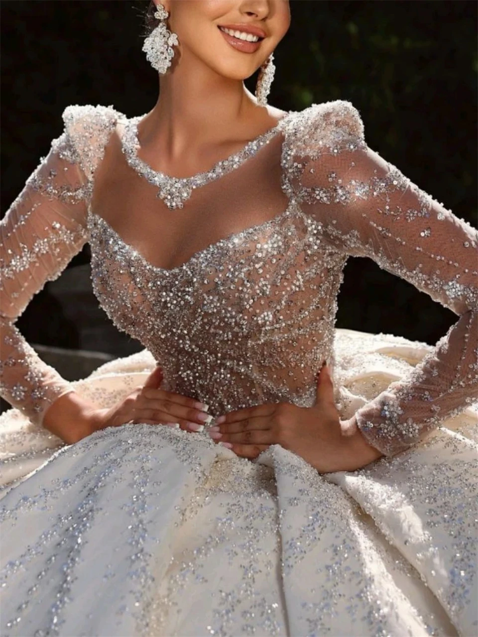 Robes de mariée à paillettes en cristal personnalisées, appliques de cou en cœur, perles de luxe, train chapelle, robe de Rh, quoi que ce soit, 2024