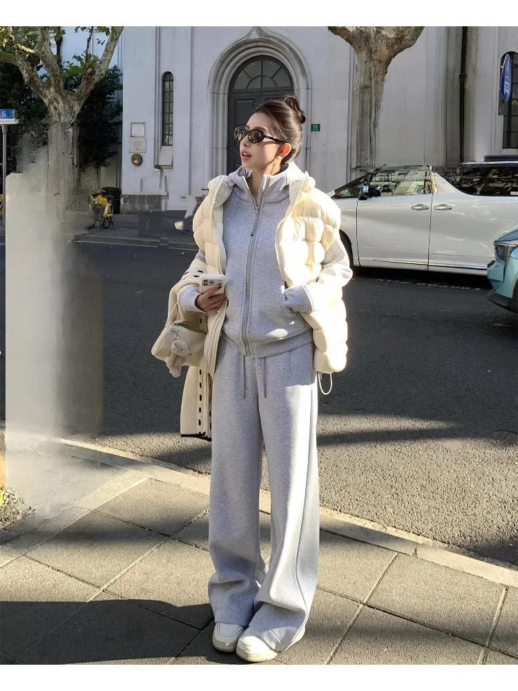 

Женский комплект EKOOL: утепленная флисовая толстовка на молнии с капюшоном и повседневные брюки для зимы