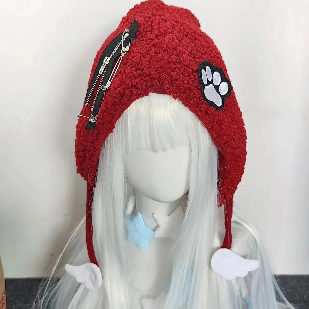 

Handmade Little Red Subculture Wings Warm Y2K Plush Gothic Hat With Zipper Pin Dog Footprints Cute Witch Hat