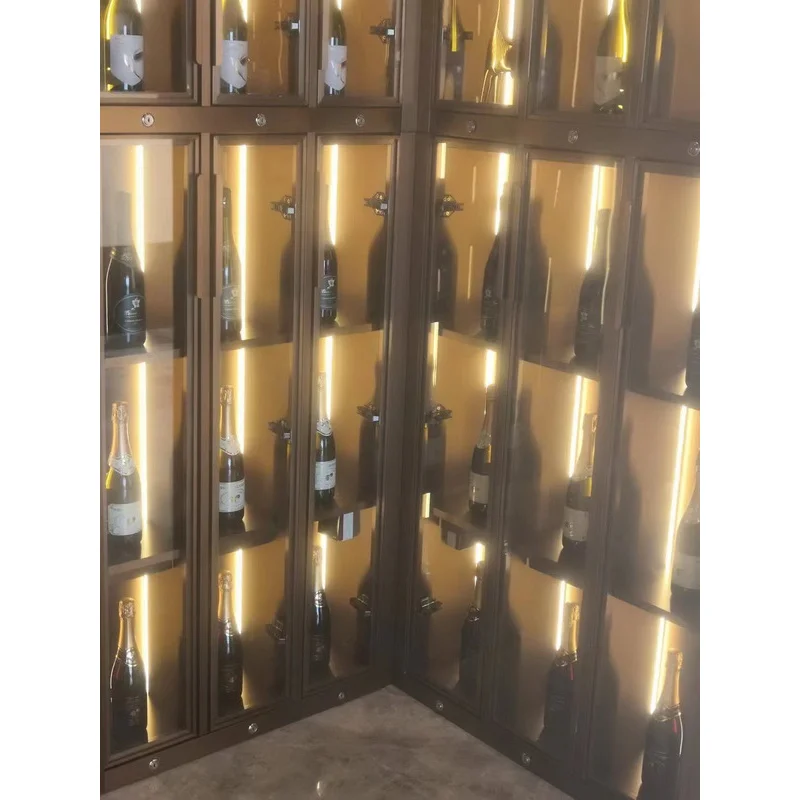 Custom.خزانة عرض معدنية مخصصة حديثة من الفولاذ المقاوم للصدأ خزانة عرض النبيذ متجر النبيذ ديكور متجر الخمور