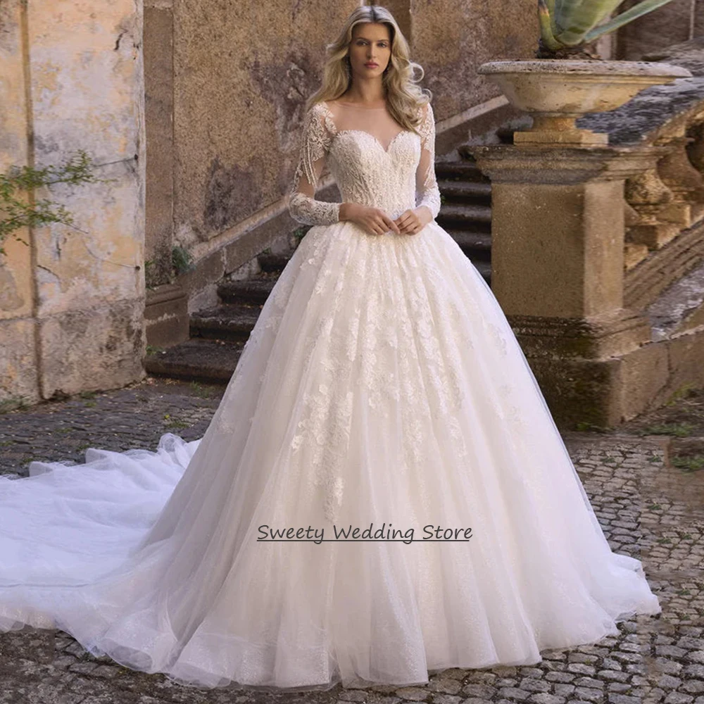 Maßgeschneidertes Hochzeitskleid Robe De Mariee Wunderschönes Brautkleid mit langen Ärmeln, herzförmigem Ausschnitt, Perlenstickerei, Paillettenapplikationen und Schleppe
