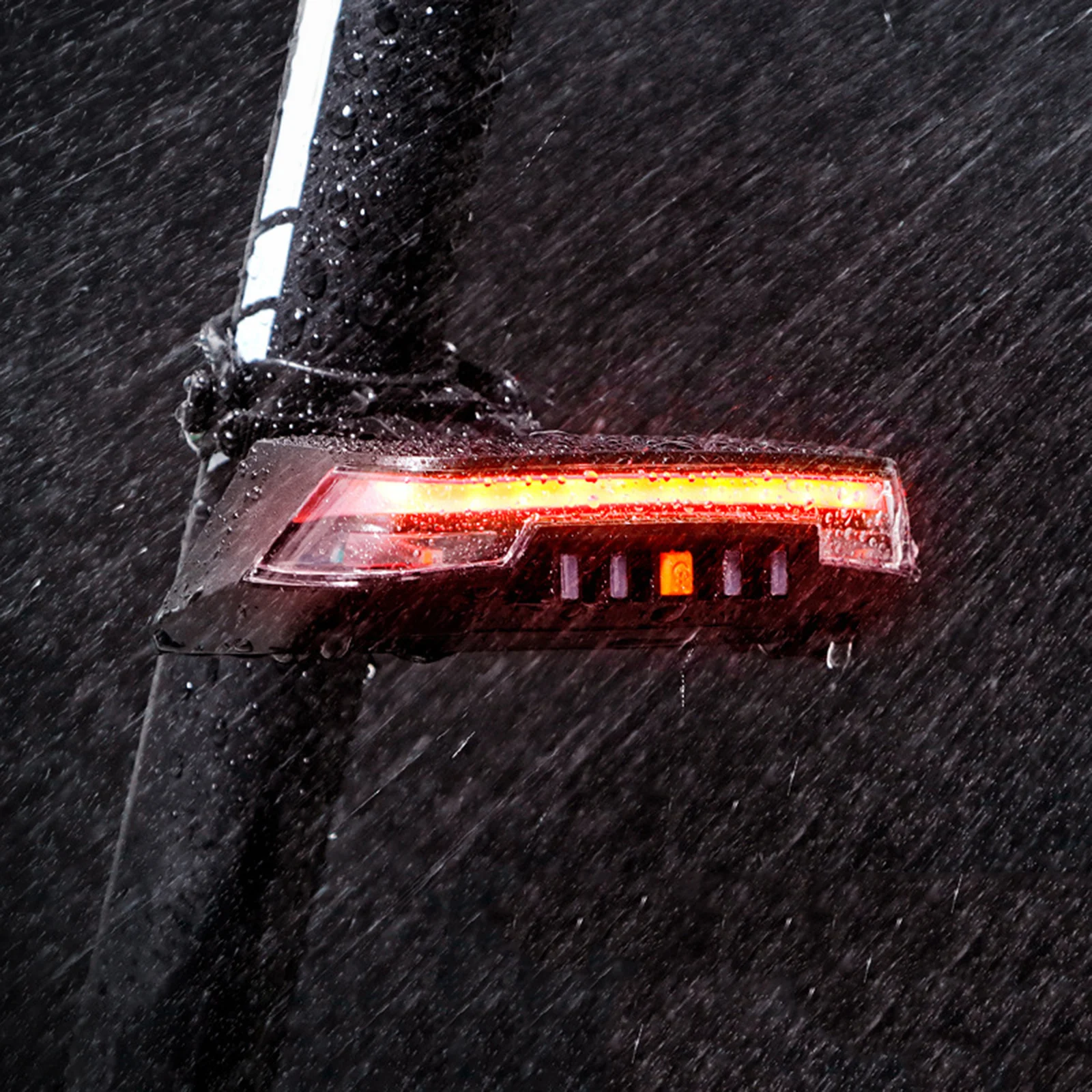 ضوء خلفي مقاوم للماء وسهل التركيب وقابل لإعادة الشحن لركوب الدراجات