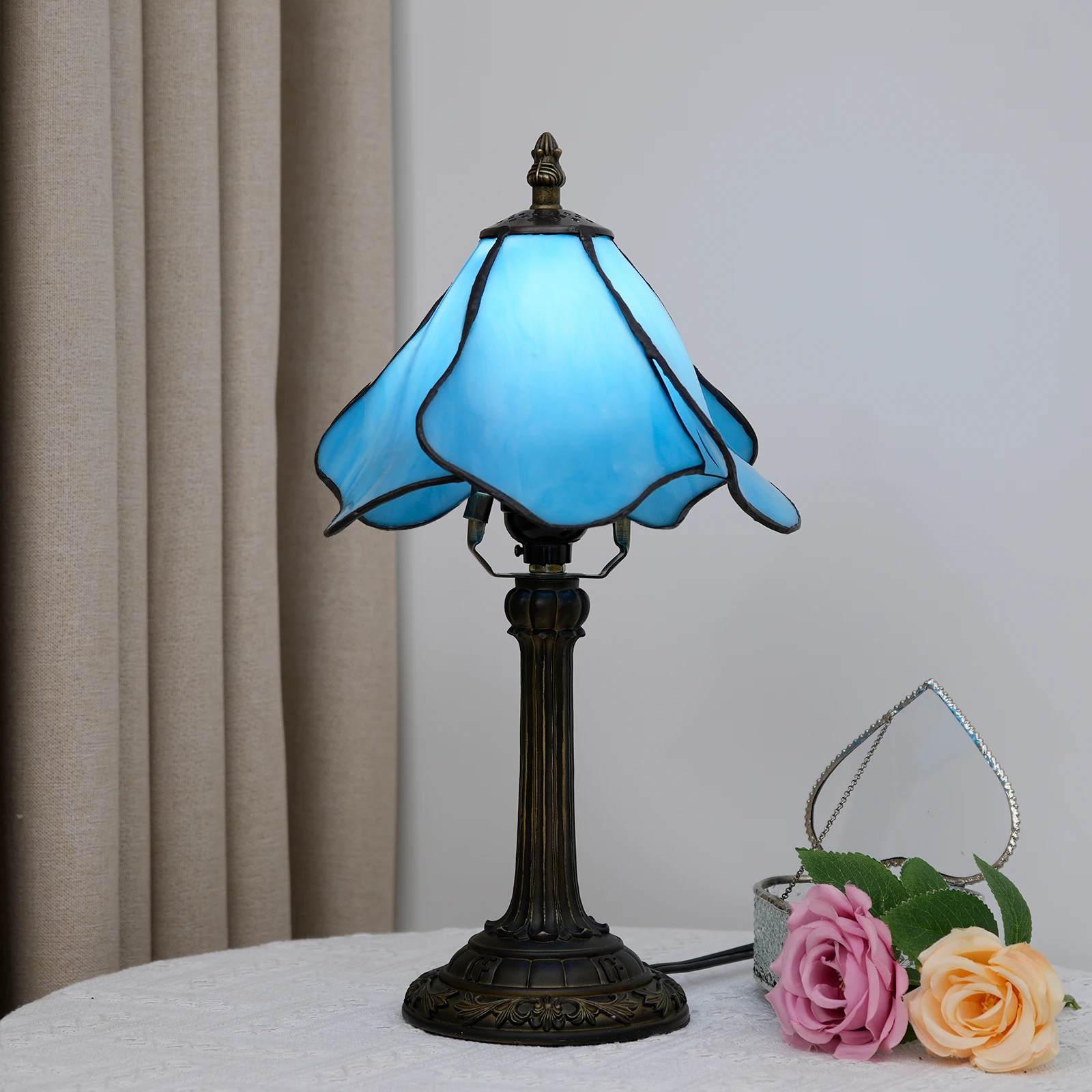 Vintage Style Desk Lamp with Stained Glass Shade, Modern Flower Shape Bedside Decor Lamps Unique Accent Light for Bedroom
