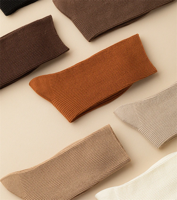 Frauen Baumwolle Socken Neue Herbst Casual Einfache Feste Farbe Winter Warme Socken Für Frauen Koreanischen Stil Mittleren Rohr Mädchen Pile socken – Detail 9