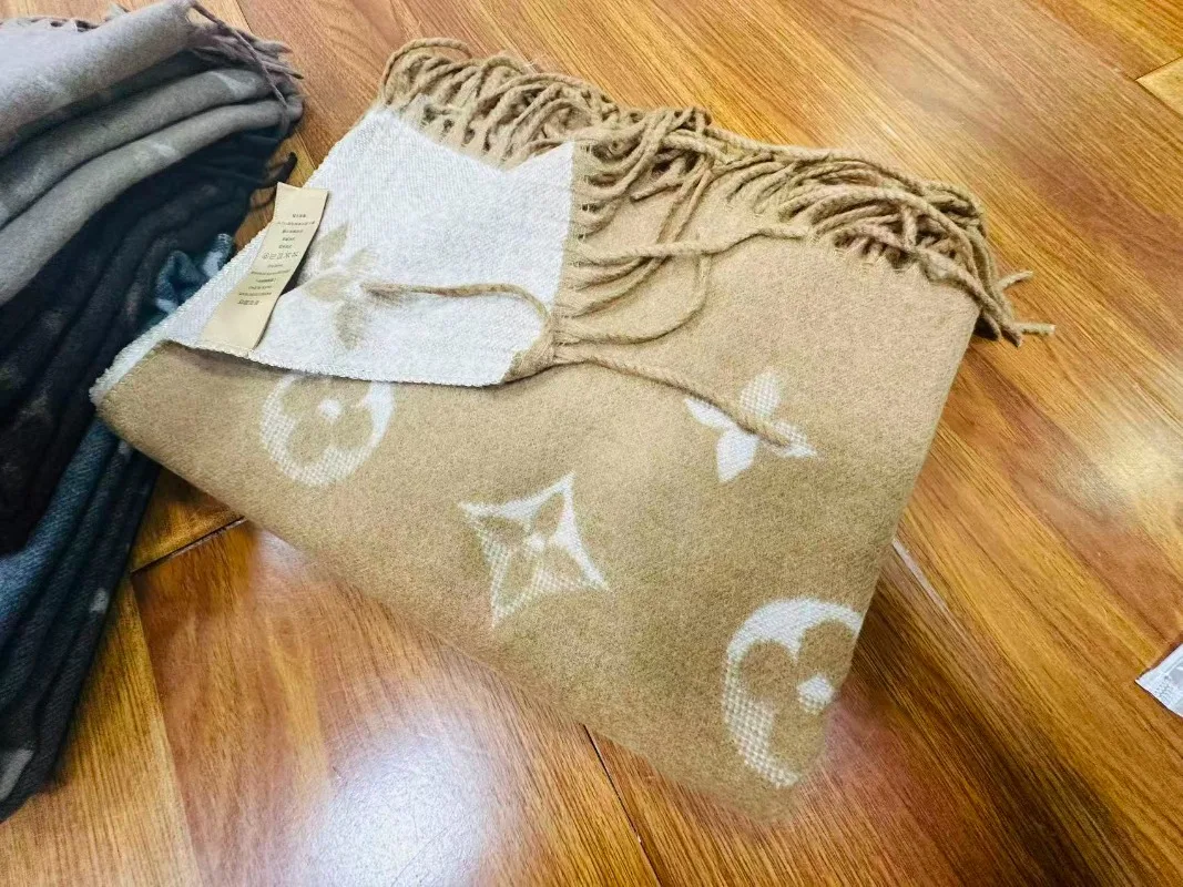 

2025 wysokiej klasy dwustronny szalik z kashmeru kobiece litery stare kwiaty imitacja wełny szyi ciepłe szalik strumienie Sophie