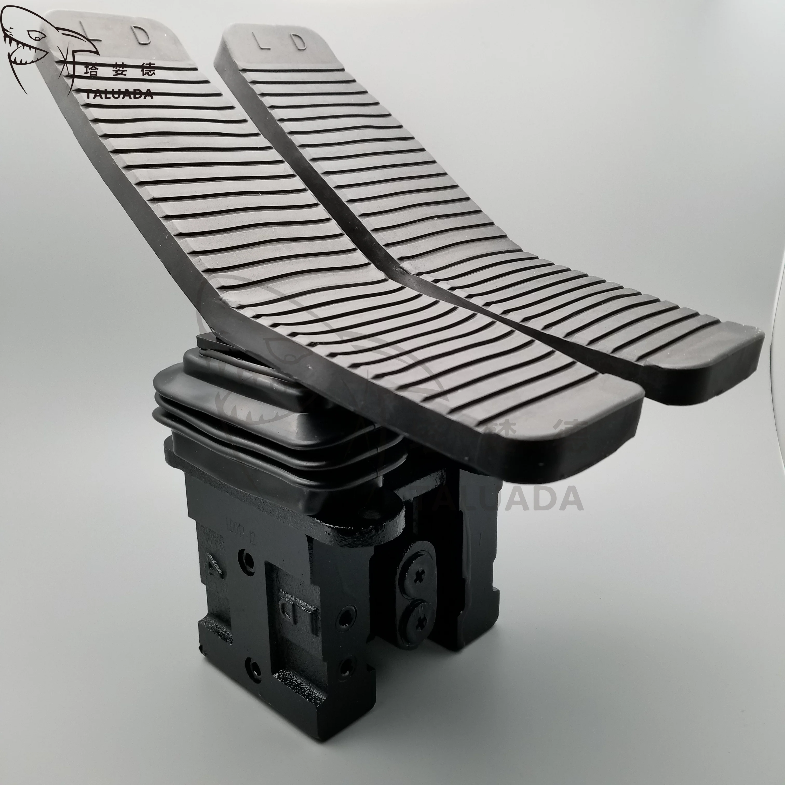 Запчасти для экскаваторов TALUADA Гидравлический клапан педали Гидравлический клапан Footwook в сборе LD017-12 Рычаг педали насоса LD017-12