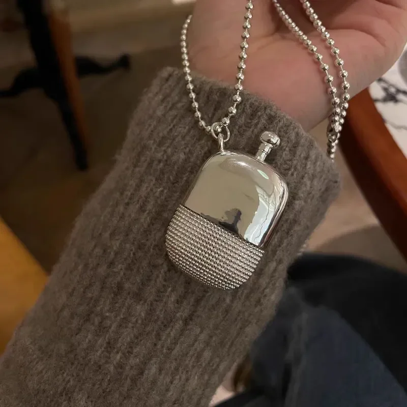 Korean version of niche design wine bottle necklace high-grade cold wind necklace INS wind versatile simple fashion sweater