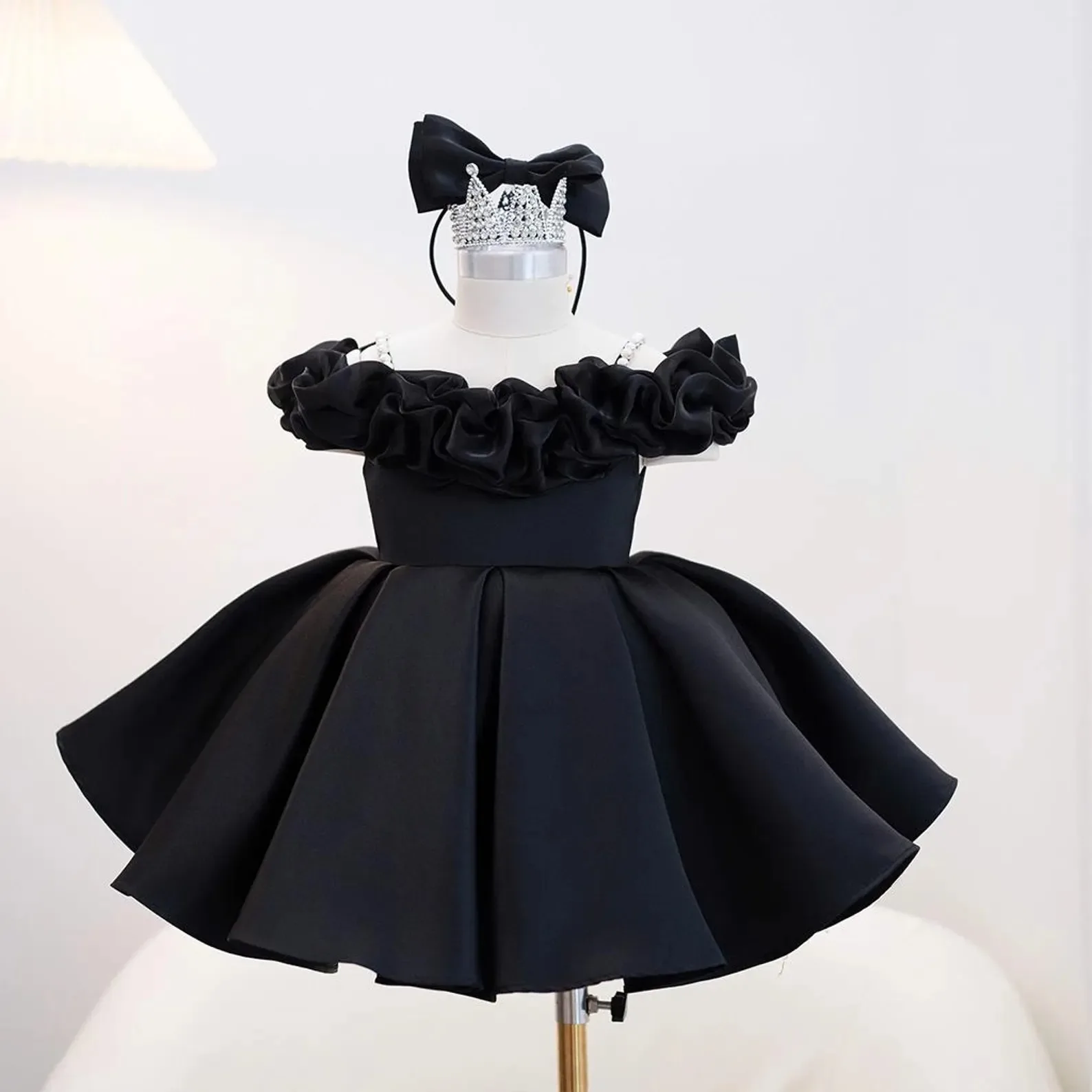 Girls Wedding Flower Girl Dresses 2025 Simple Off Shoulder Ruffle Satin Short A Line Flower Girl Dress Formal Performance Dress