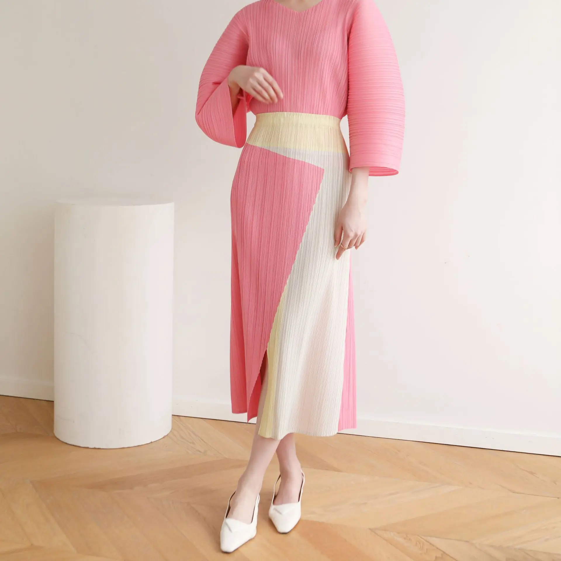 Miyake geplooide 2025, nieuwe niche-ontwerp damesrok, eenvoudige high-end casual mode, zwart-wit colorblock patchwork rokken