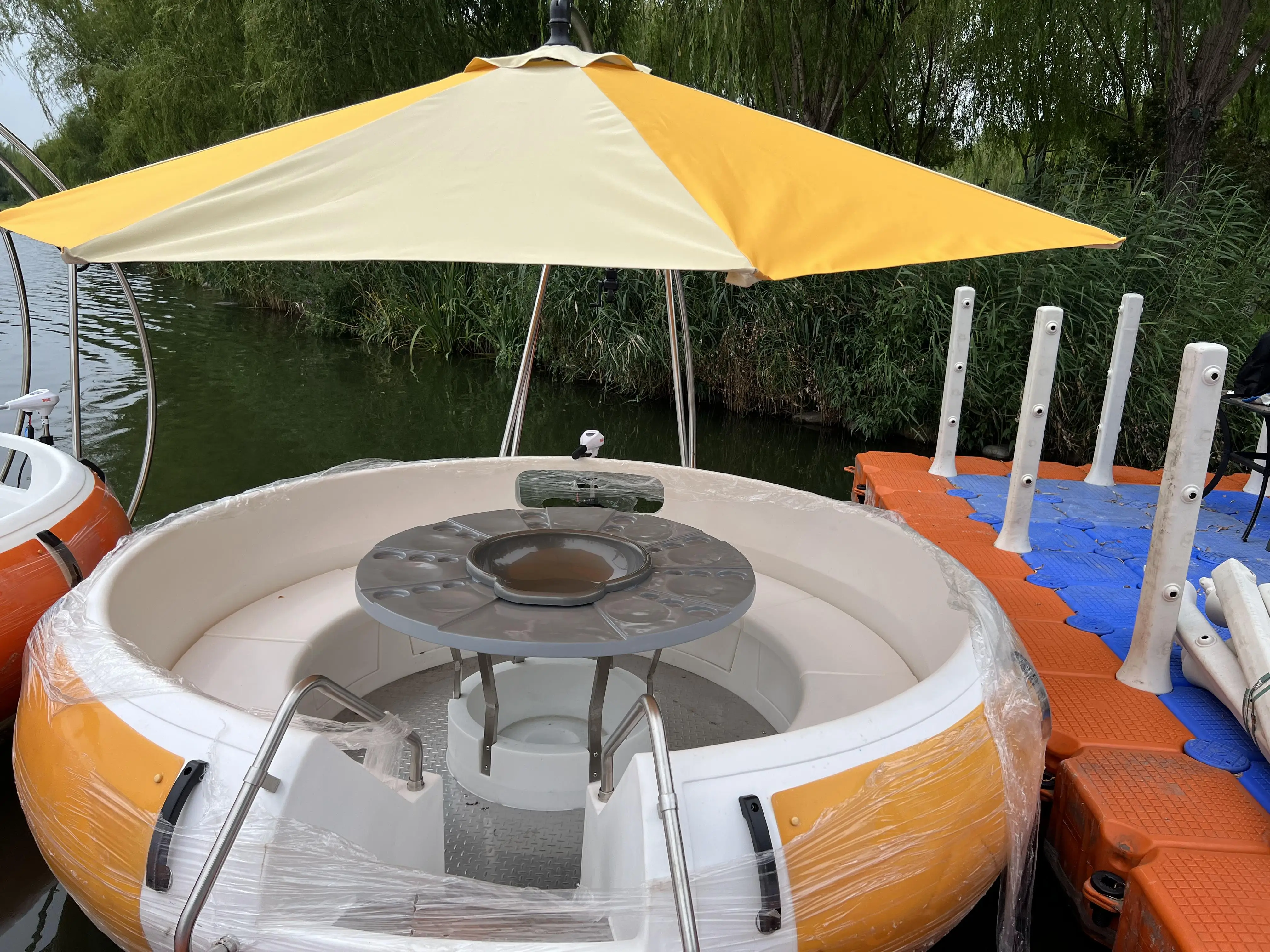 Veelzijdige Plastic Kleine Boot Voor Vissen, Lobstering En Recreatieve Activiteiten