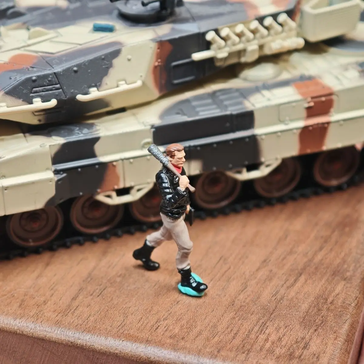 1:64 Figura fai da te in resina dipinta a mano modello statico Negan figurine garage scena auto Diorama