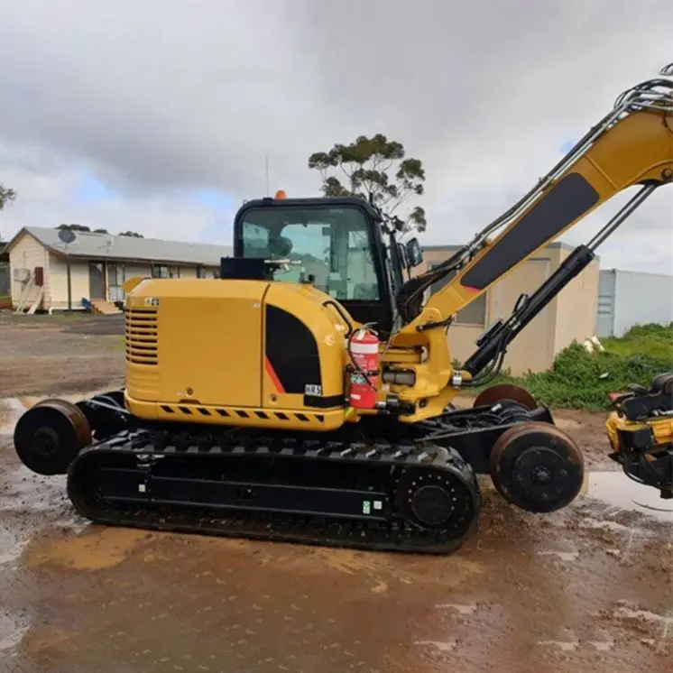 Wheel Track Railroad Hi Rail Excavator Maintenance Of Railway