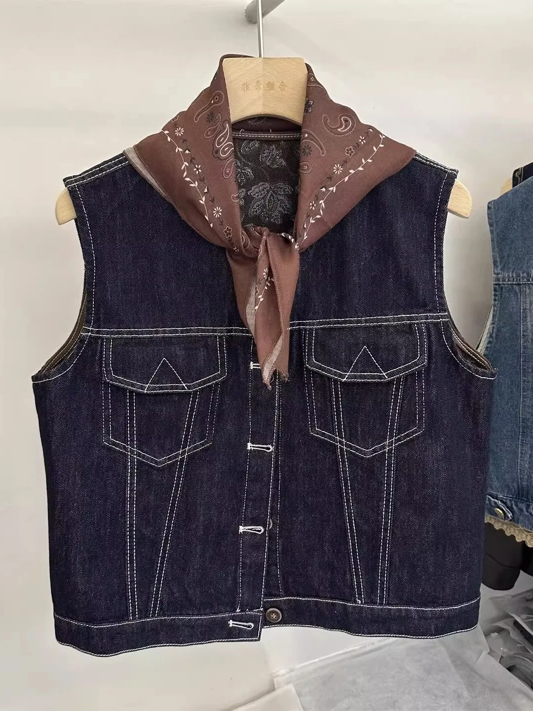 

Faionable Silk Scarf Embroidered Denim Vest Women's Spring Autumn Slimming Versatile Layering Svel ort Outerwear