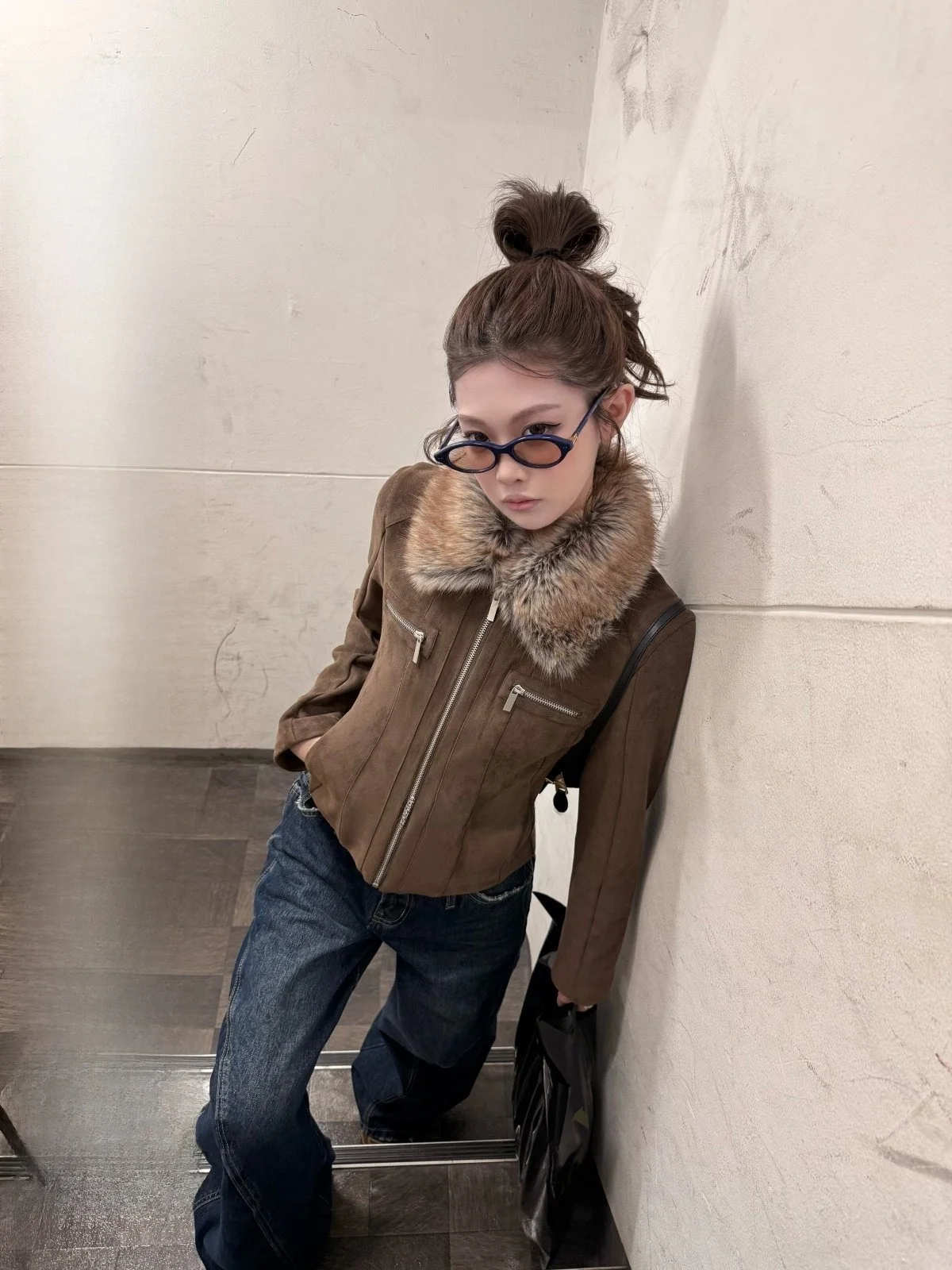 

Винтажная женская куртка с леопардовым принтом на воротнике, на флисовой подкладке, черно-кофейная, с длинными рукавами, на молнии, женское пальто